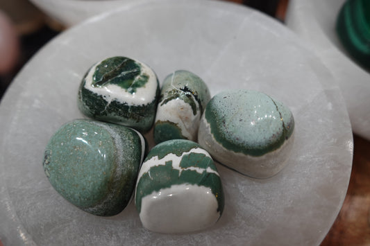 Green Sardonyx tumblestone